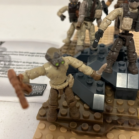 Call of Duty Megabloks 2013 Set of 6 figures and weapons - Picture 5 of 12